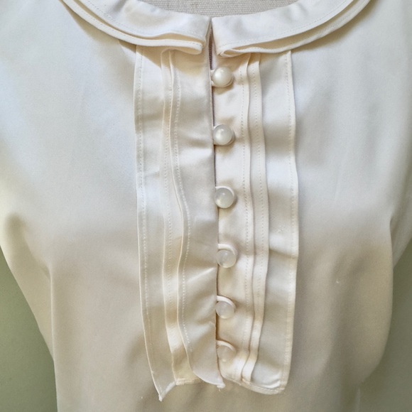TALBOTS satiny creamy sleeveless blouse, size Petite 10 - Picture 2 of 7
